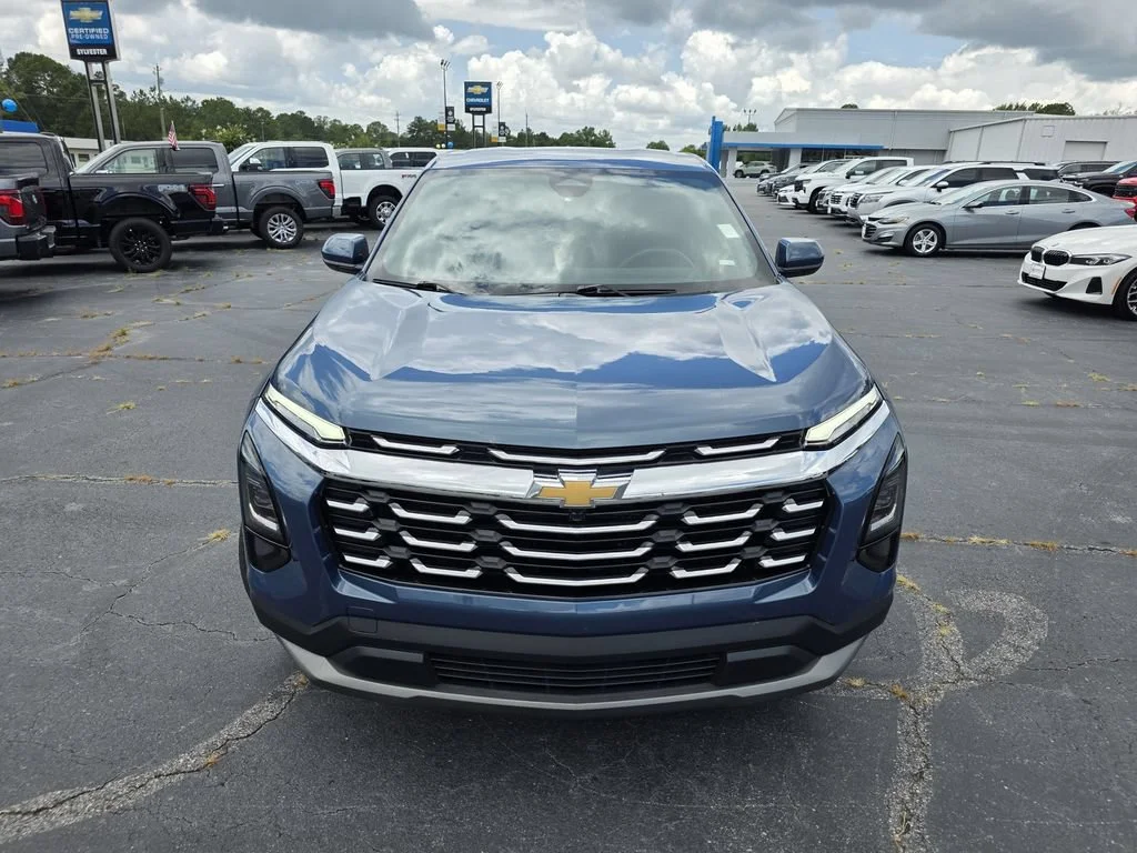Used 2026 Lakeshore Blue Metallic Chevrolet LT image 8