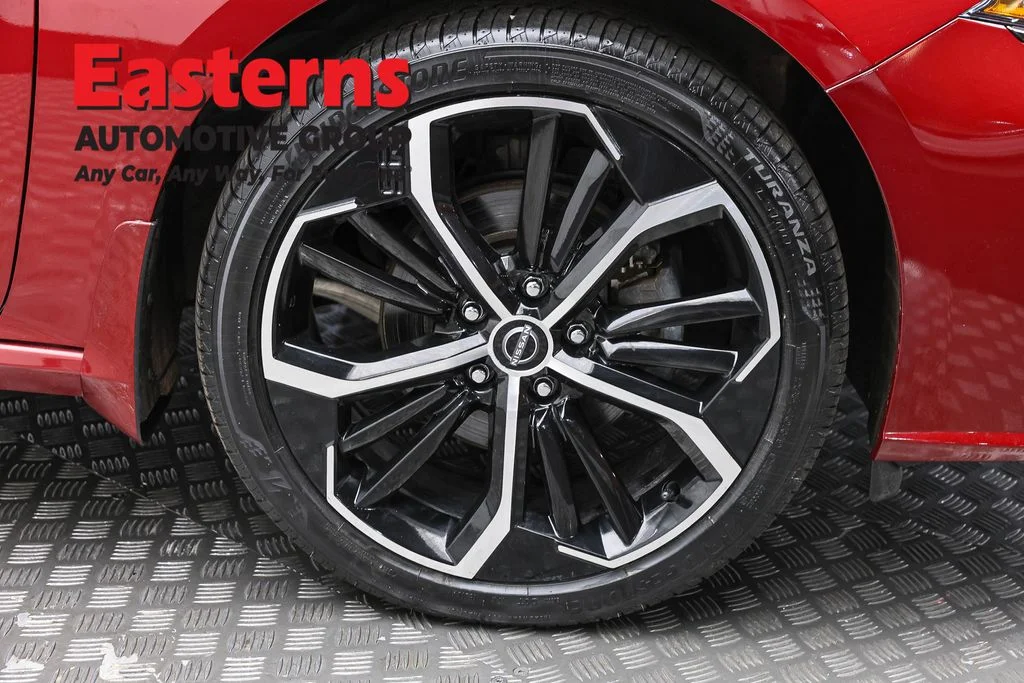 Used 2023 Red Nissan 2.5 SR image 31
