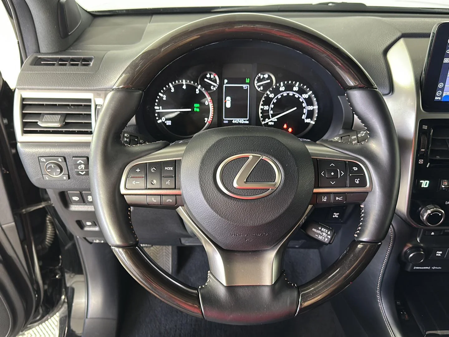 Used 2022 Nebula Gray Pearl Lexus GX 460 Premium image 20