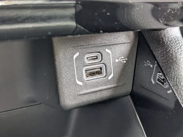 New 2026 Blue Jeep Latitude image 19