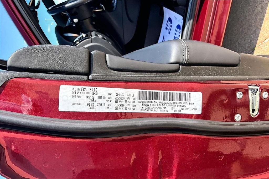 Used 2020 Red Jeep Overland image 33