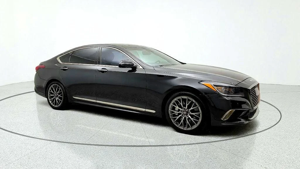 Used 2018 Victoria Black Genesis 3.3T Sport RWD image 3