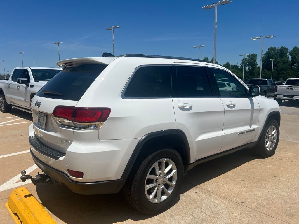 Used 2021 White Jeep Laredo E image 9