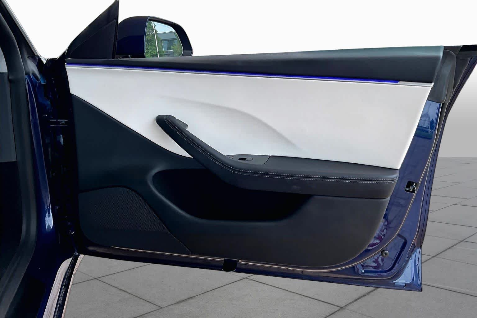 Used 2025 Solid Black Tesla Long Range image 19