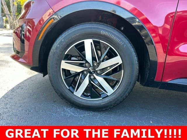Used 2022 Passion Red Tintc Kia S image 9