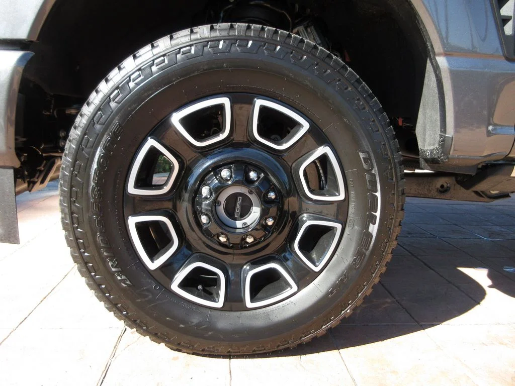 New 2026 Carbonized Gray Metallic Ford Platinum image 8