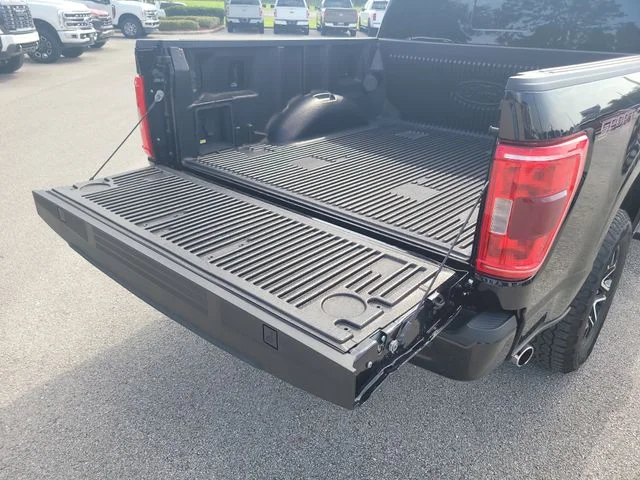 Used 2023 Black Ford XLT image 10