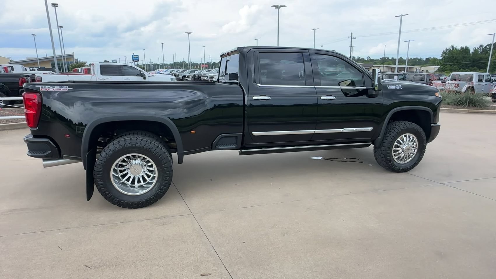 New 2026 Black Chevrolet High Country image 8