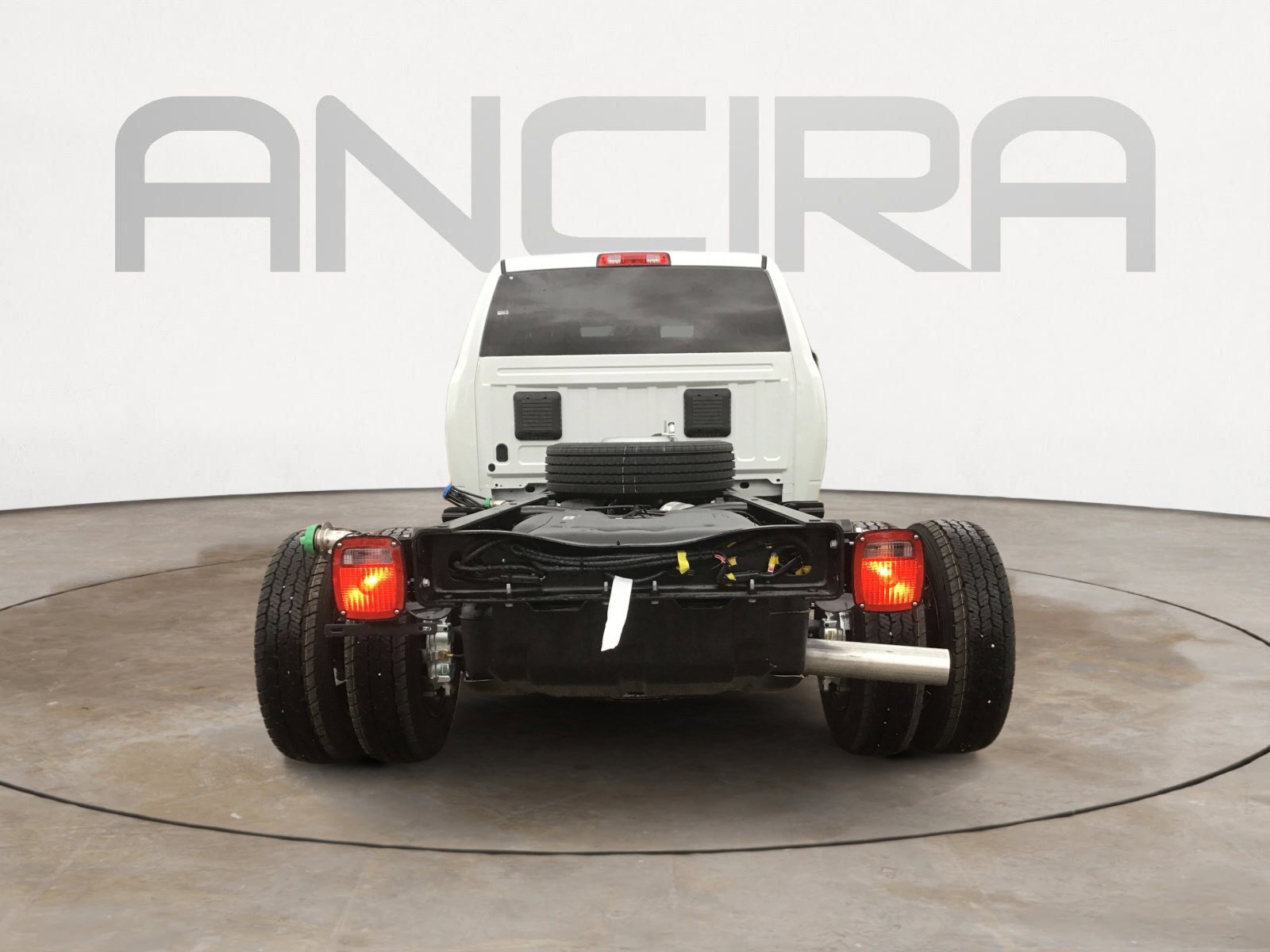 New 2026 Bright White Clearcoat RAM Tradesman image 9