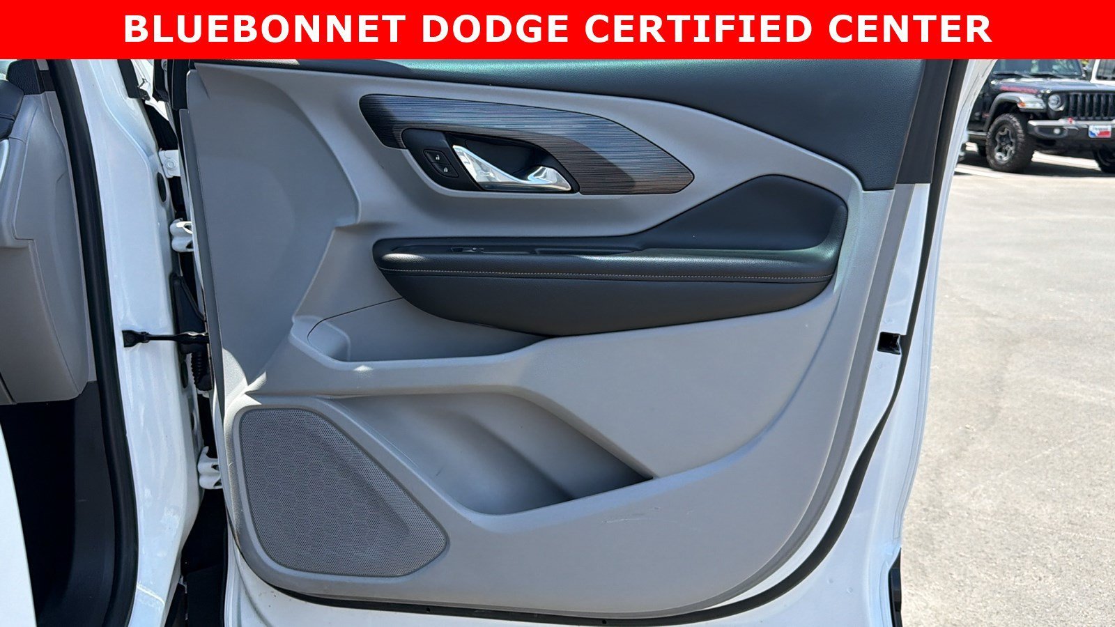 Used 2024 Summit White GMC SLT image 19