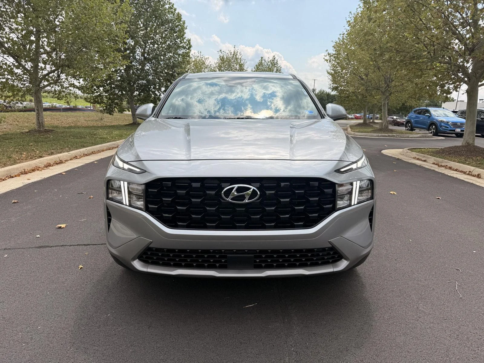Used 2023 Shimmering Silver Hyundai SE image 3