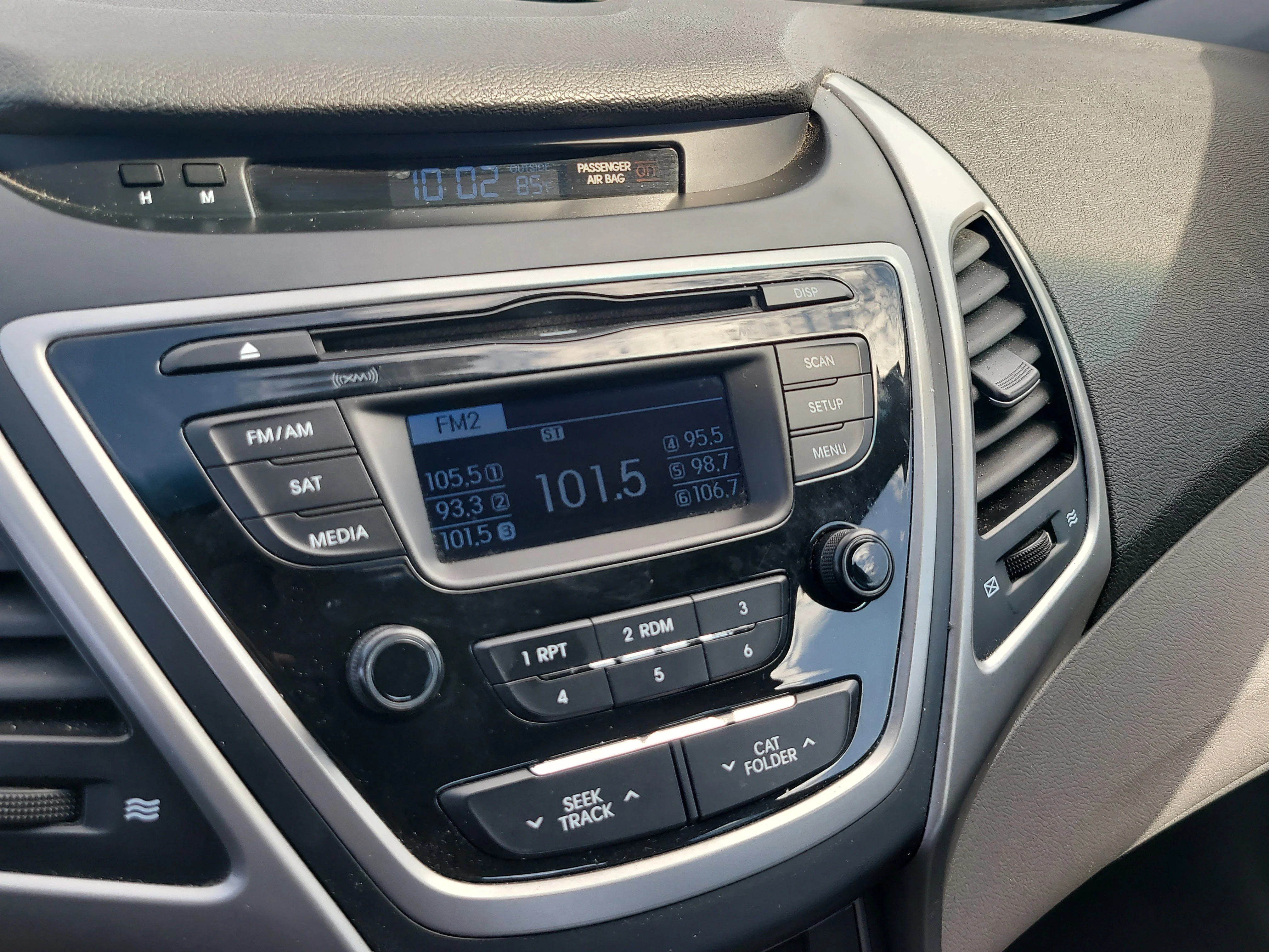 Used 2016 Shale Gray Metallic Hyundai SE image 20