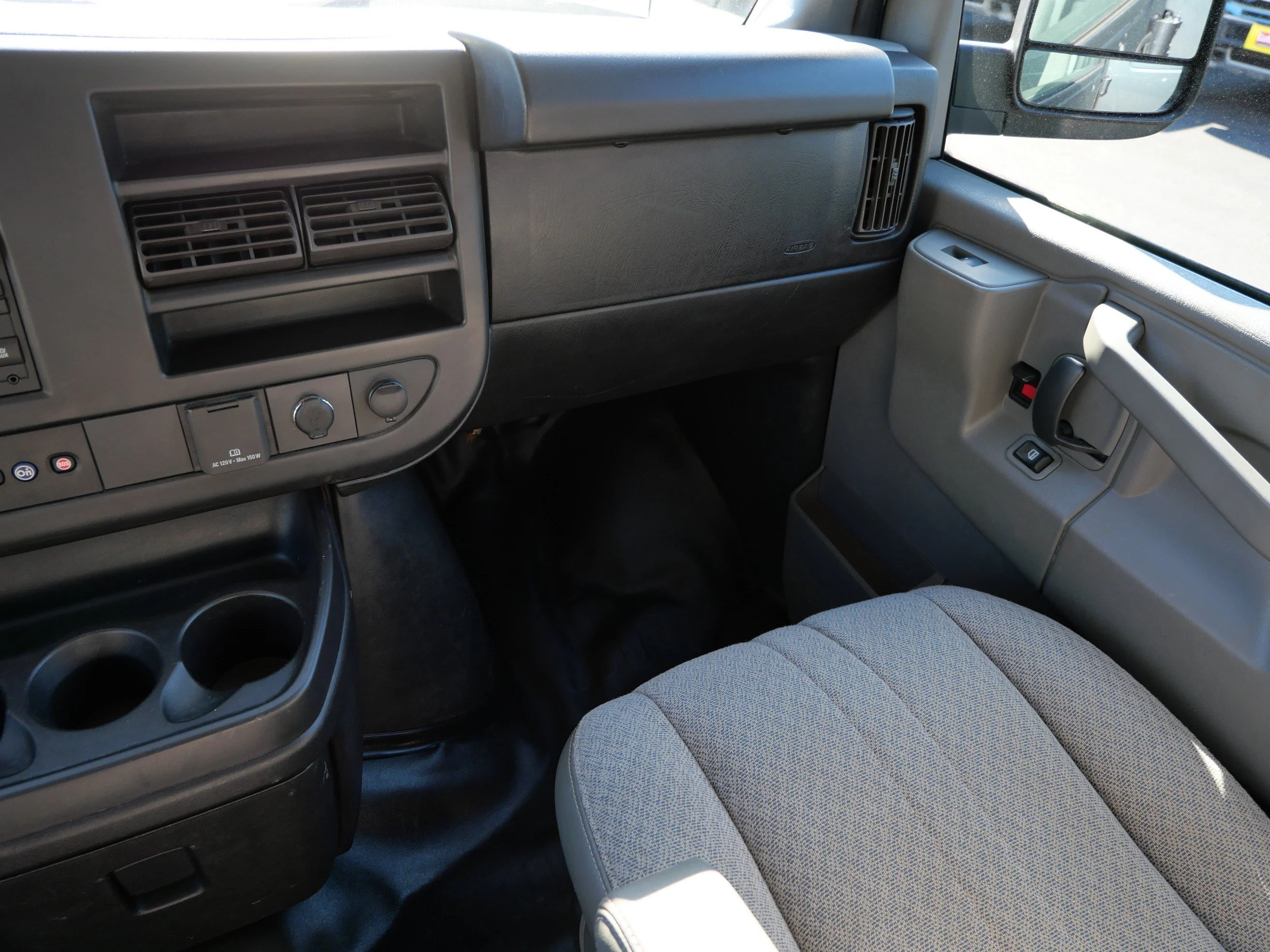 2017 Chevrolet Express Cargo Work Van - Photo 11