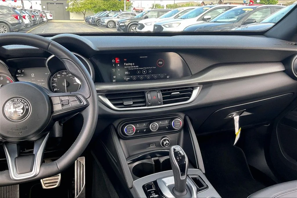 Used 2023 Black Alfa Romeo Veloce image 5
