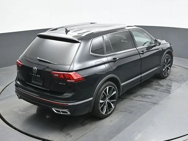 Used 2022 Black Volkswagen 2.0T SEL R-Line image 17