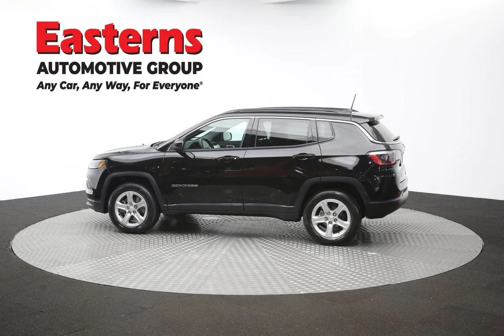 Used 2023 Black Jeep Latitude image 65