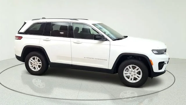2023 Jeep Grand Cherokee Laredo - Photo 25