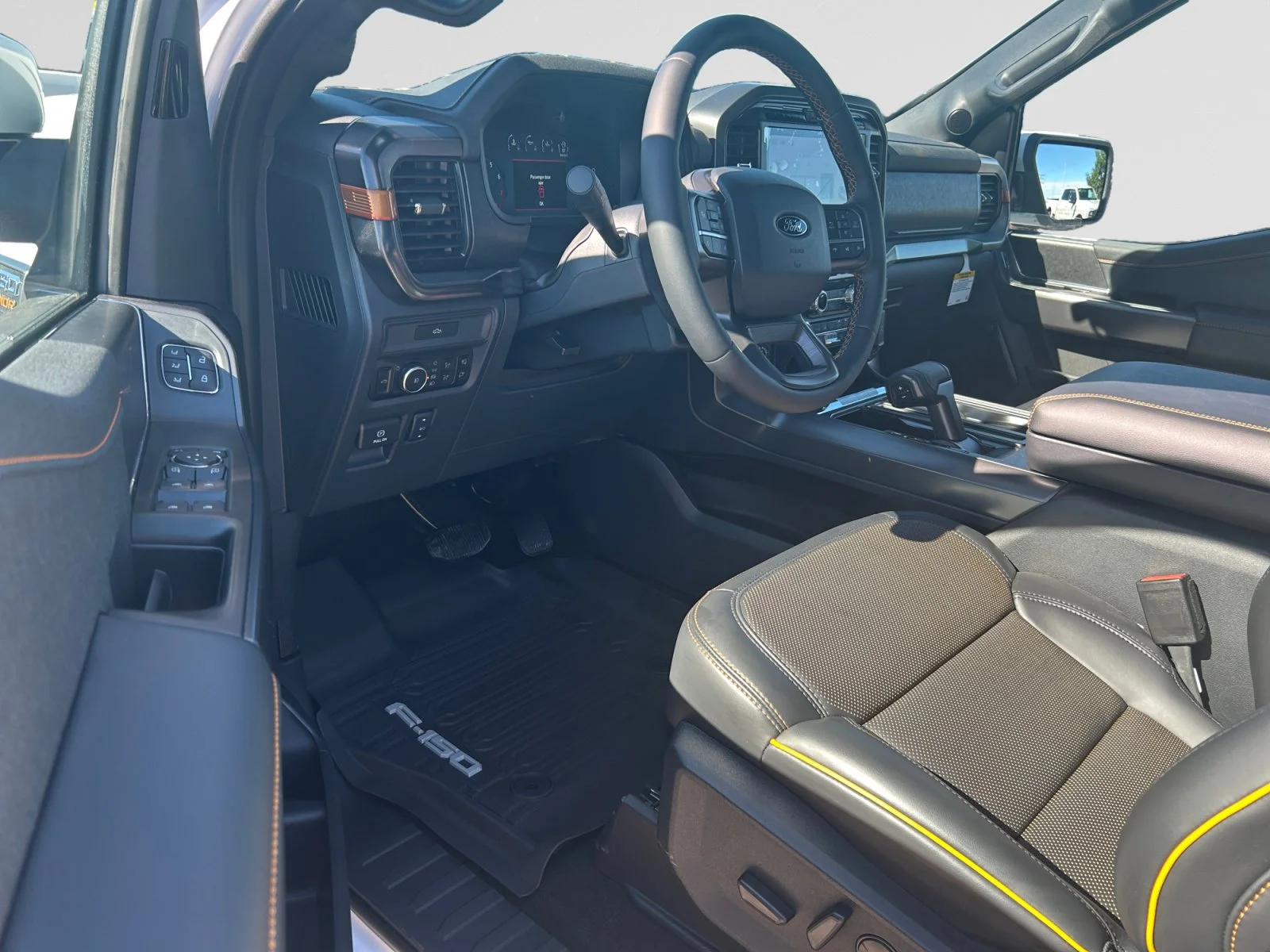 New 2026 Oxford White Ford Tremor image 13