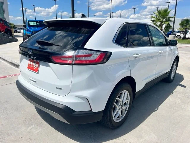 Used 2024 White Ford SEL image 4