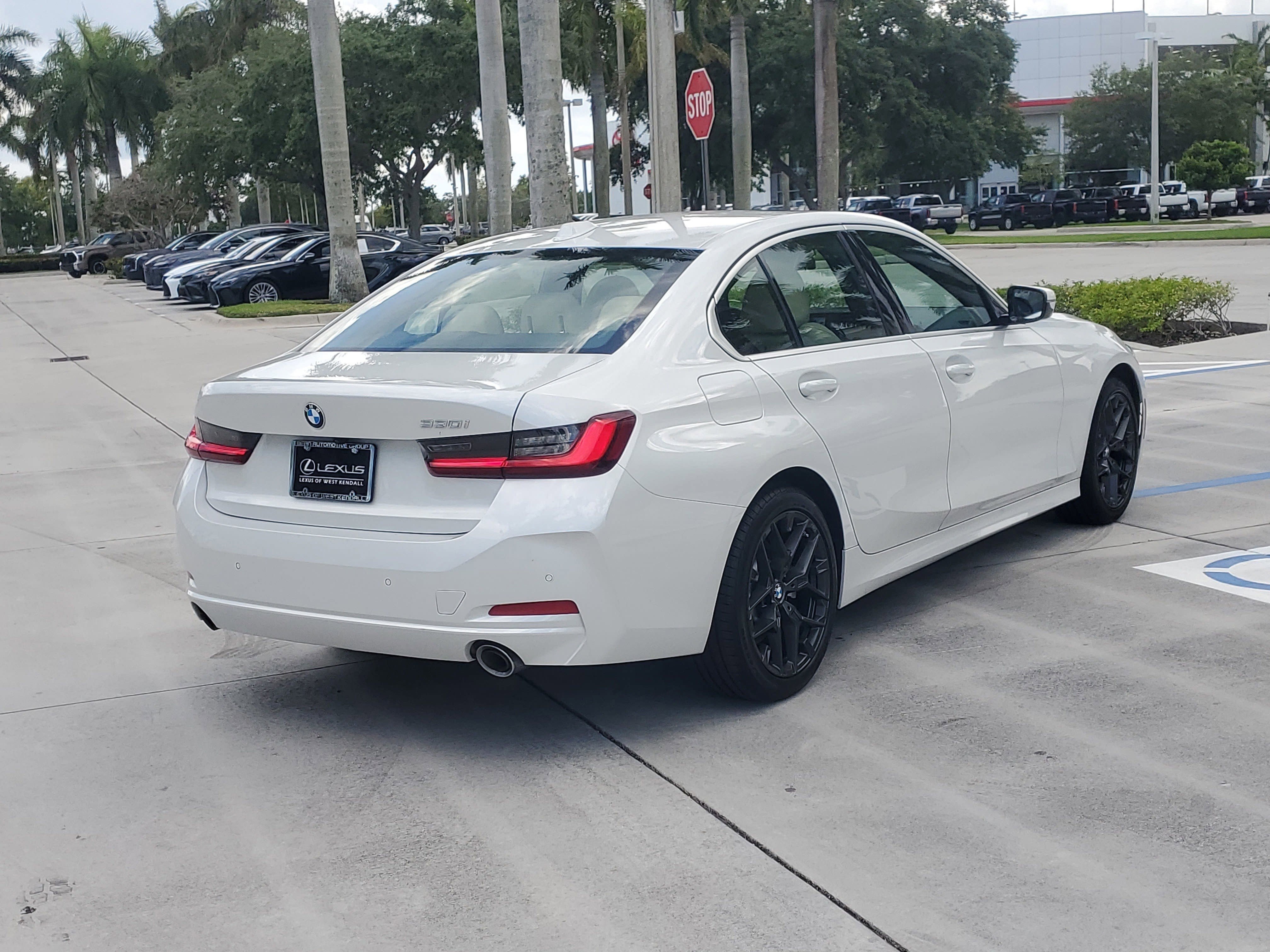 Used 2025 White Metallic BMW 330i image 10