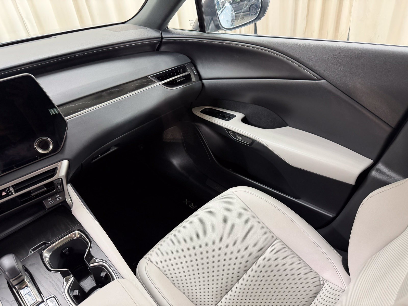 Used 2025 Silver Lexus 350h Premium image 50