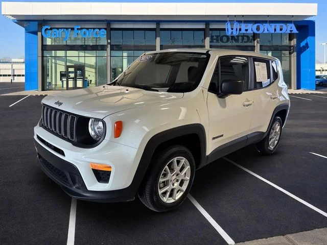Used 2023 Alpine White Jeep Latitude image 4