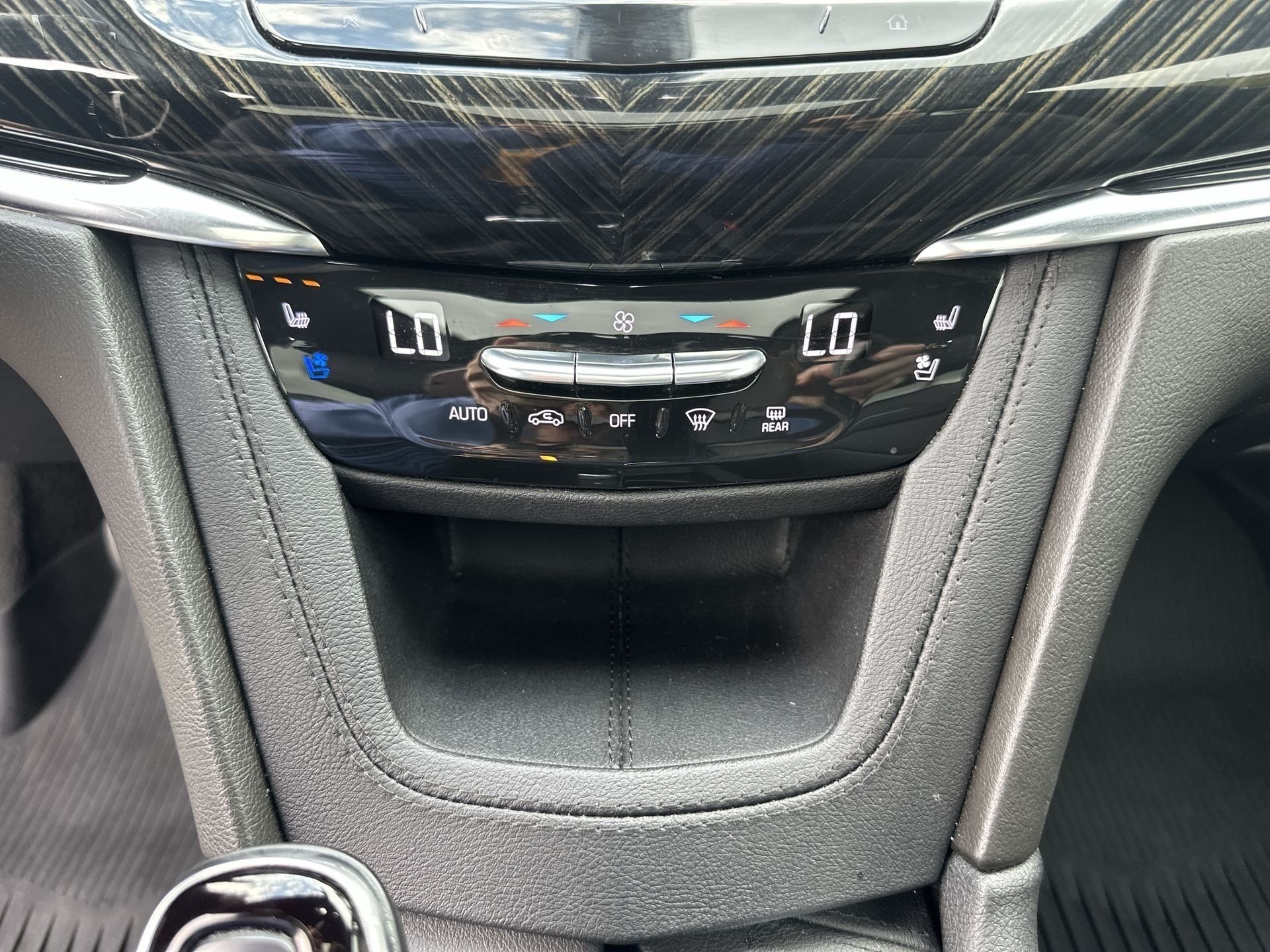 Used 2023 WILDER METALLIC Cadillac FWD Premium Luxury image 35