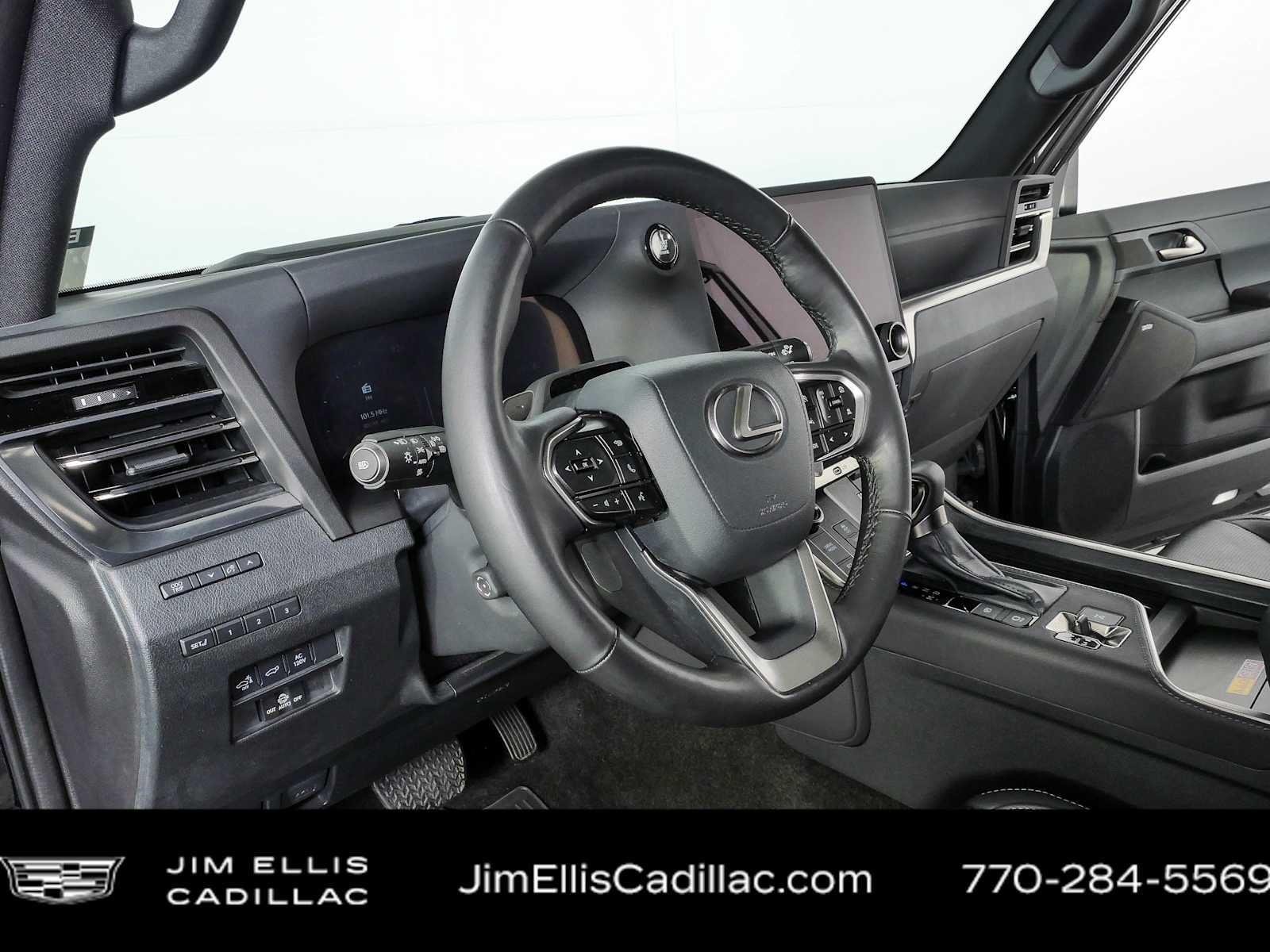 Used 2024  Lexus GX 550 Luxury image 4