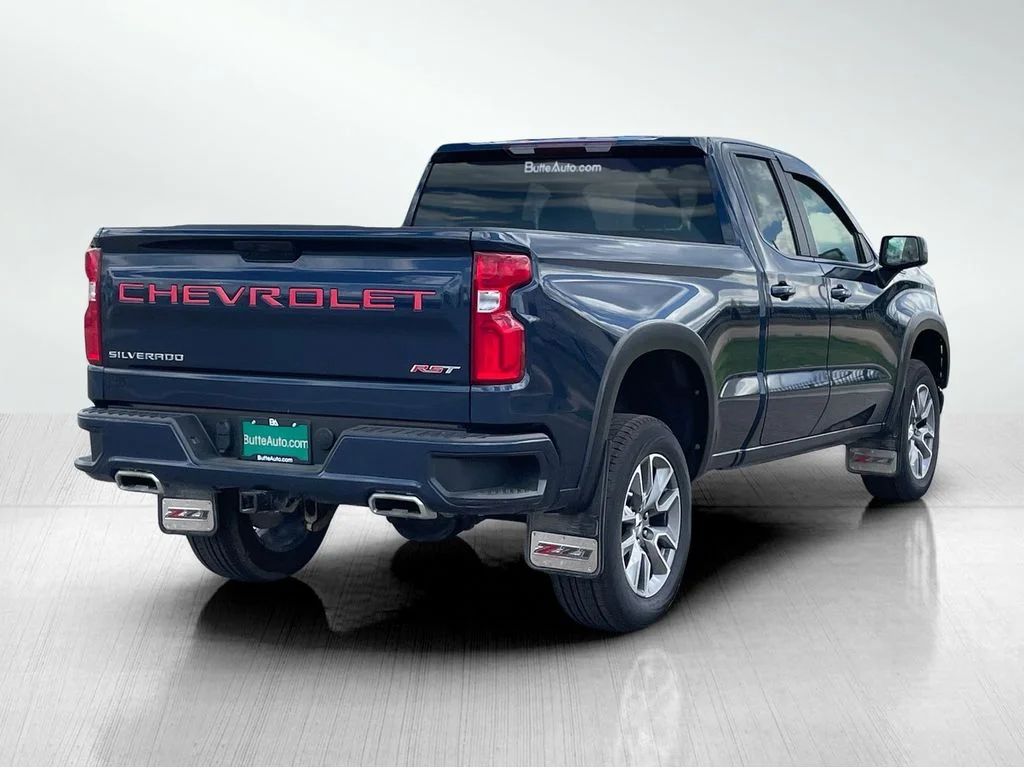 Used 2020 Northsky Blue Metallic Chevrolet RST image 3