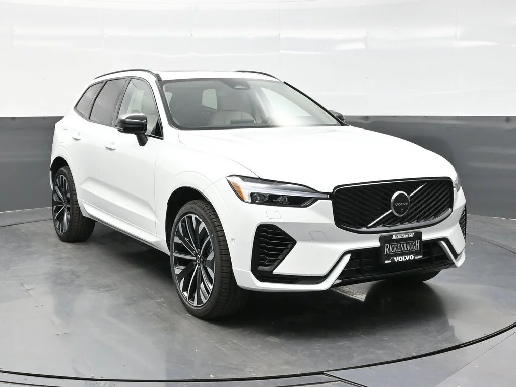 New 2026 Crystal White Volvo T8 Ultra image 1