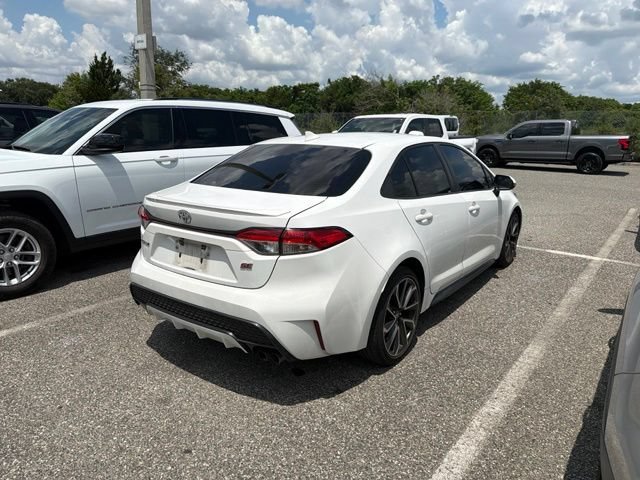 Used 2020 Super White Toyota SE image 3