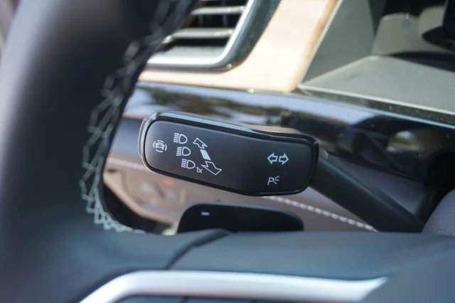 2024 Volkswagen Atlas SE w/Tech - Photo 25