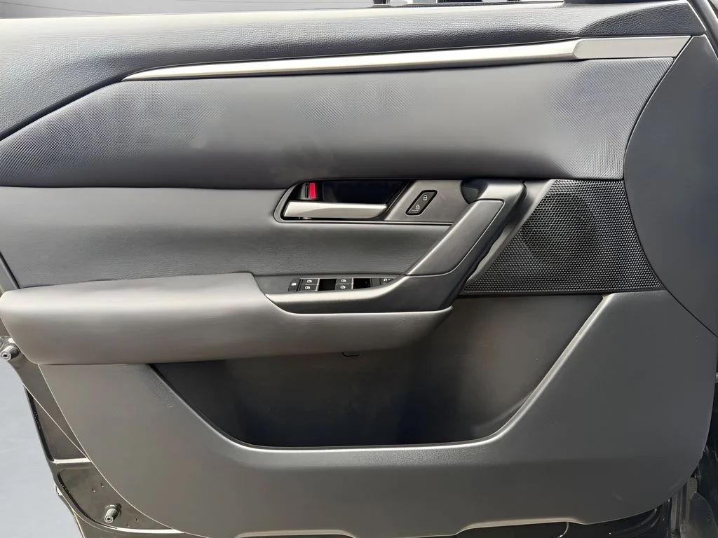 Used 2025 Gray Mazda Preferred image 9