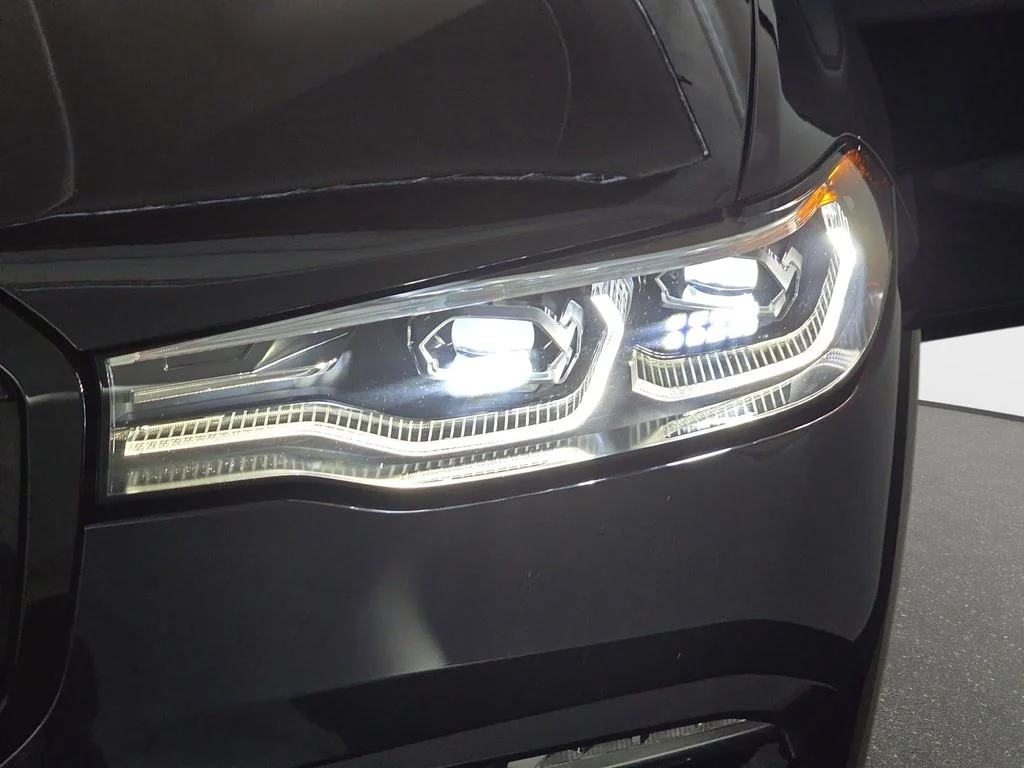 Used 2022 Black BMW xDrive40i image 33