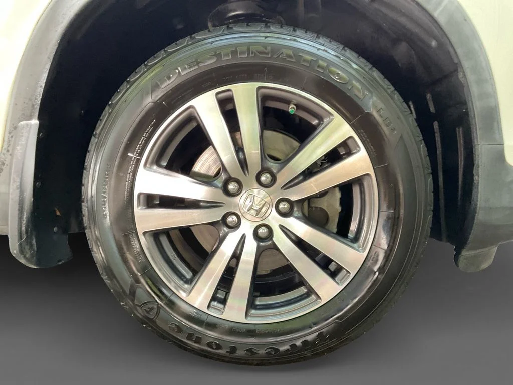 Used 2017 White Honda EX-L image 16