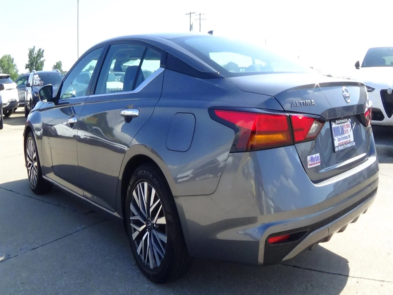 Used 2025 Gun Metallic (kad) Nissan 2.5 SV image 8