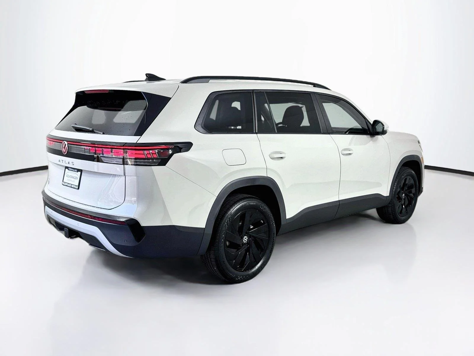 New 2027 Sandstone Volkswagen SE w/Technology image 2