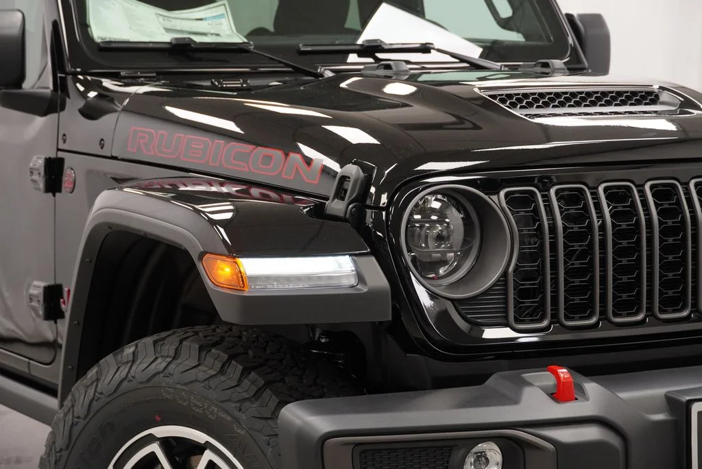 New 2026 Black Clear-Coat Exterior Paint Jeep Rubicon image 5