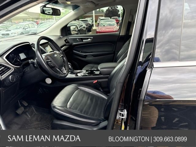 Used 2018 Black Ford SEL image 3