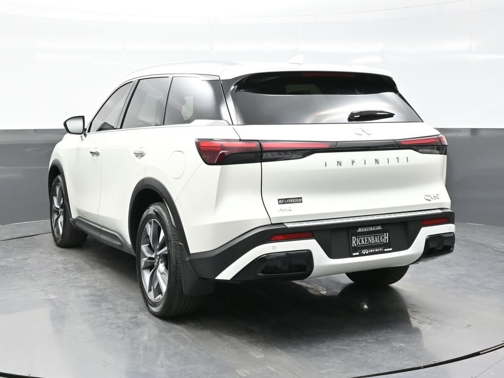 Used 2023 White INFINITI LUXE image 5
