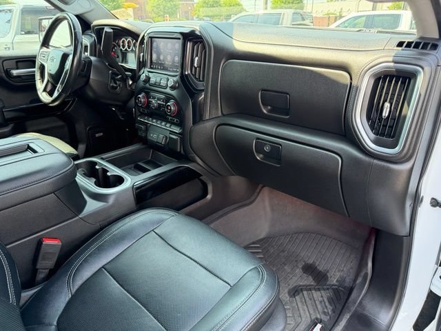 Used 2020 SUMMIT WHITE Chevrolet RST image 18