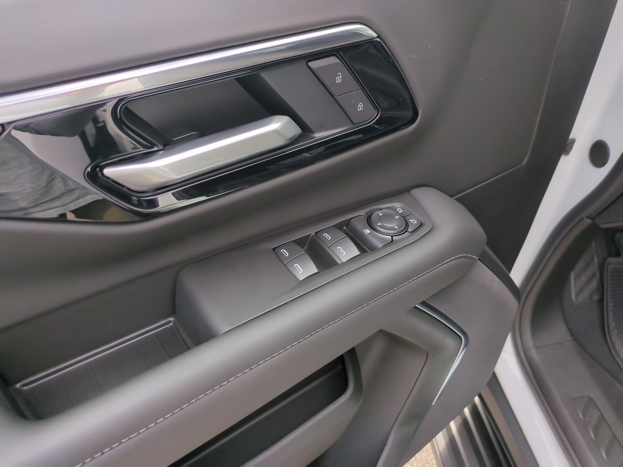 2026 Chevrolet Suburban LS - Photo 23