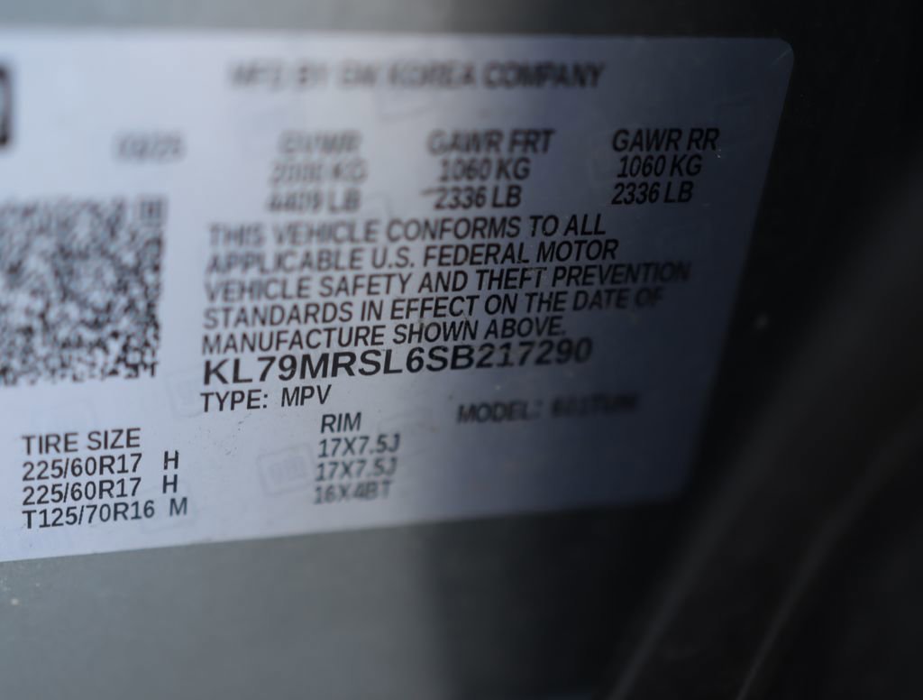 Used 2025 Sterling Gray Metallic Chevrolet LT image 34