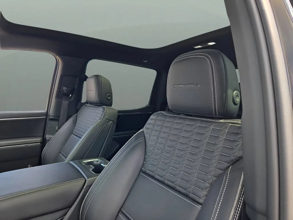 New 2025 Onyx Black GMC Extended Range Denali image 23