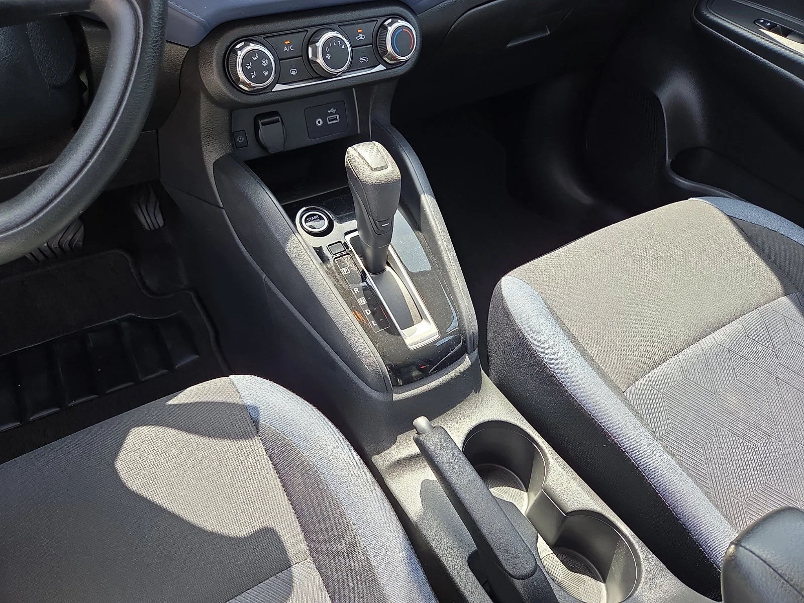 Used 2024 Aspen White Tricoat Nissan SV image 25