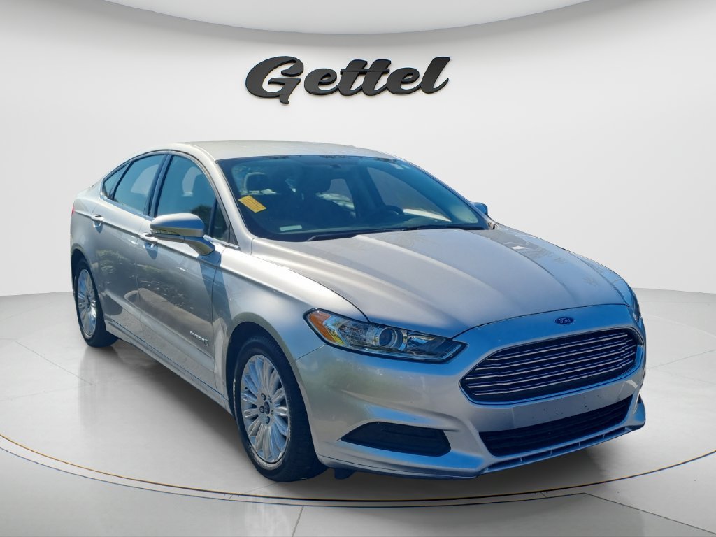 Used 2016 Silver Ford SE image 3