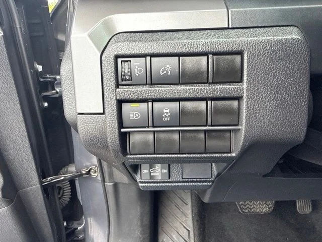 Used 2024  Toyota SR5 image 27