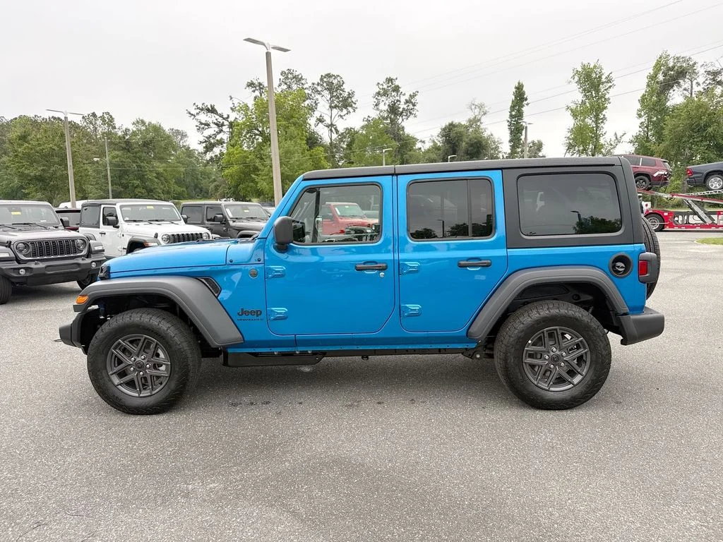 New 2026 Hydro Blue Pearl-Coat Exterior Paint Jeep Sport S image 6