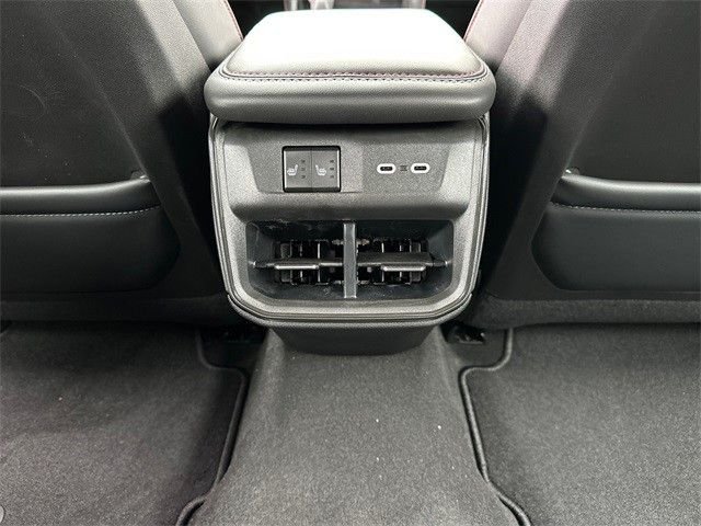 2025 Dodge Charger Daytona Scat Pack - Photo 13