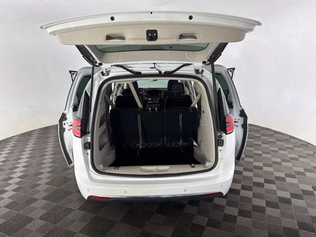 Used 2023 White Chrysler Touring L image 18